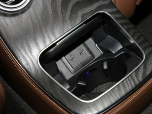 2022Ŀ E 300 L \(yn)(dng)A п؅^(q)