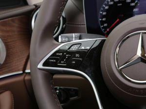 2022Ŀ E 300 L A п؅^(q)