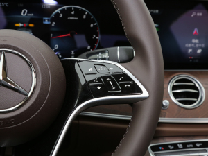 2022Ŀ E 300 L A п؅^