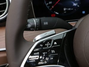 2022Ŀ E 300 L A п؅^