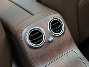 2022Ŀ E 300 L A п؅^