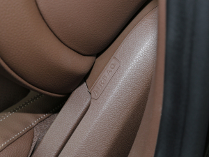 2022Ŀ E 300 L A п؅^