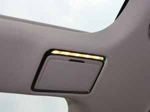 2022Ŀ E 300 L A п؅^