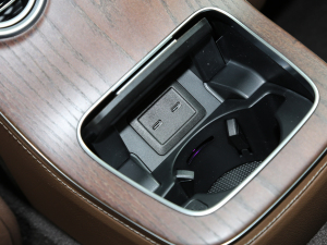 2022Ŀ E 300 L A п؅^