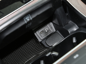 2022Ŀ E 300 L A п؅^