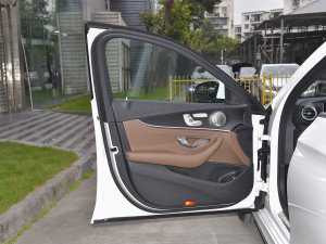 2022款改款 E 300 L 运动尊贵型 驾驶位车门