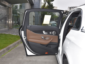 2022款改款 E 300 L 运动尊贵型 左后车门