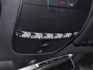 2022Ŀ E 300 L \F п؅^