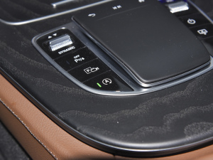 2022Ŀ E 300 L \F п؅^