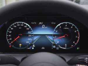 2022Ŀ E 300 L \F п؅^