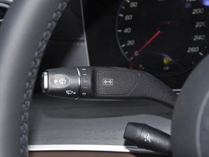 2022Ŀ E 300 L \F п؅^