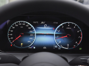 2022Ŀ E 300 L \F п؅^