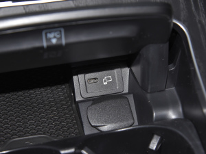 2022Ŀ E 300 L \F п؅^