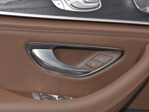 2022Ŀ E 300 L \F п؅^