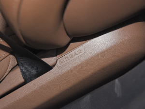 2022Ŀ E 300 L \F п؅^