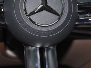 2022Ŀ E 300 L \F п؅^