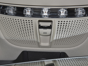 2022Ŀ E 300 L F п؅^