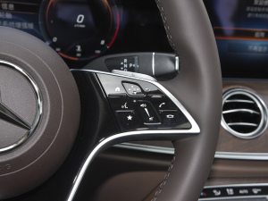 2022Ŀ E 300 L F п؅^