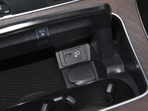 2022Ŀ E 300 L F п؅^