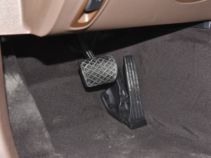 2022Ŀ E 300 L F п؅^