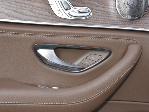 2022Ŀ E 300 L F п؅^