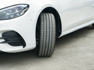 2022Ŀ E 300 L \ӕr ^