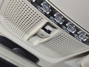 2022Ŀ E 300 L A п؅^