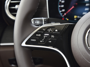 2022Ŀ E 300 L A п؅^