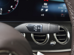 2022Ŀ E 300 L A п؅^(q)