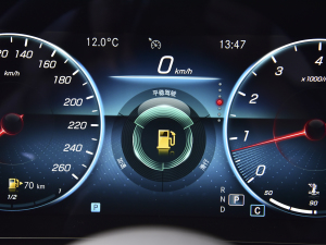 2022Ŀ E 300 L A п؅^(q)