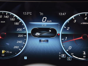 2022Ŀ E 300 L A п؅^(q)