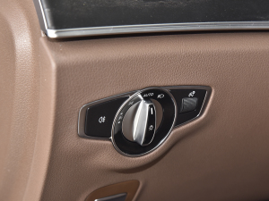 2022Ŀ E 300 L A п؅^