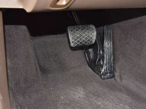 2022Ŀ E 300 L A п؅^