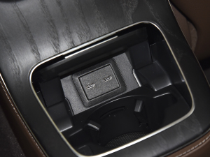 2022Ŀ E 300 L A п؅^