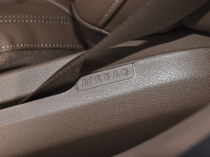 2022Ŀ E 300 L A п؅^