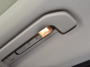 2022Ŀ E 300 L A п؅^