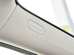 2022Ŀ E 300 L A п؅^