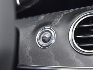 2022Ŀ E 260 L \ п؅^