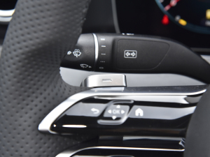 2022Ŀ E 260 L \ п؅^