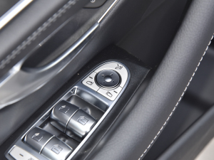 2022Ŀ E 260 L \(yn) п؅^(q)