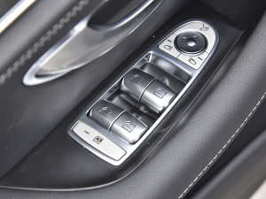 2022Ŀ E 260 L \(yn) п؅^(q)