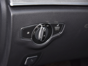 2022Ŀ E 260 L \(yn) п؅^(q)