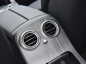 2022Ŀ E 260 L \(yn) п؅^(q)