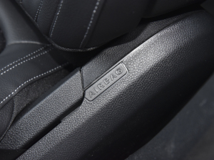 2022Ŀ E 260 L \(yn) п؅^(q)