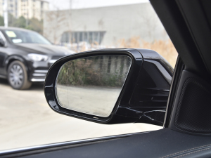 2022Ŀ E 300 L \(yn)ӺA (x)(ji)^