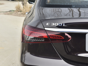 2022Ŀ E 300 L \(yn)ӺA (x)(ji)^