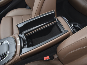 2022Ŀ E 300 L \(yn)(dng)A g