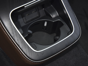 2022Ŀ E 300 L \(yn)(dng)A g