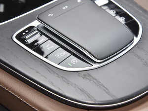 2022Ŀ E 300 L \ӺA п؅^