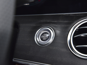 2022Ŀ E 300 L \ӺA п؅^